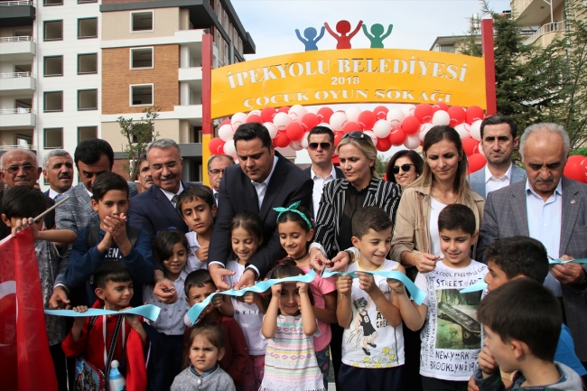 Van'da çocuklar için "oyun sokağı" oluşturuldu